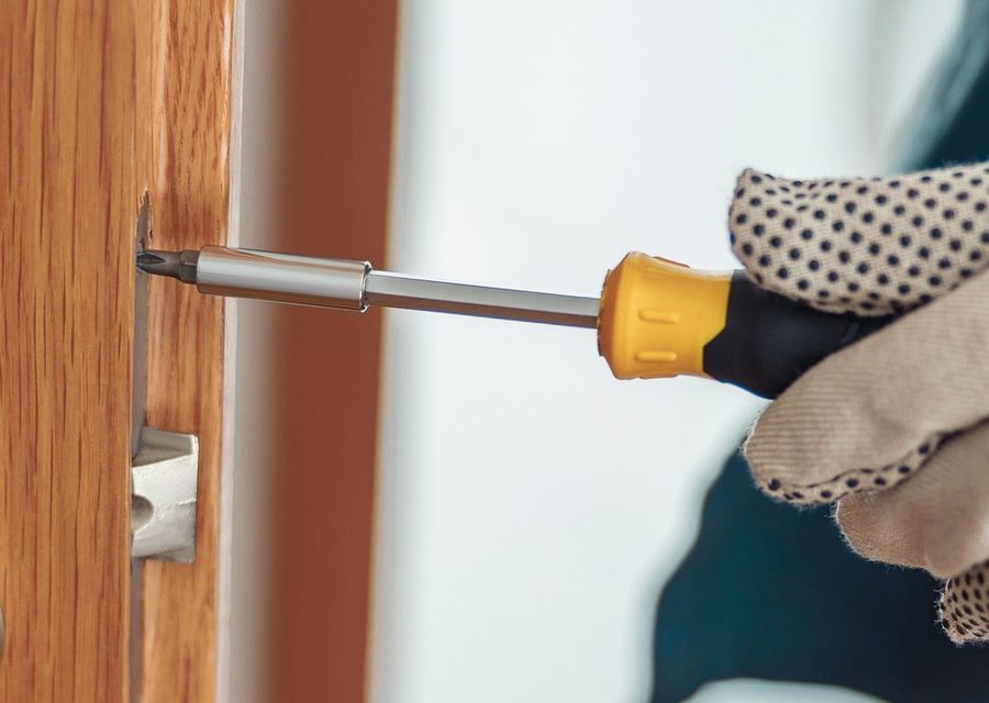 Locksmith work in Riverside, CA