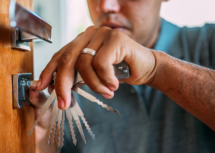 Lock installation and repair in Edmonds