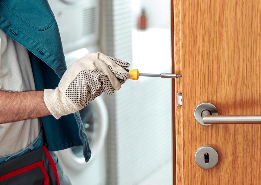 Lock installation and repair in Montebello