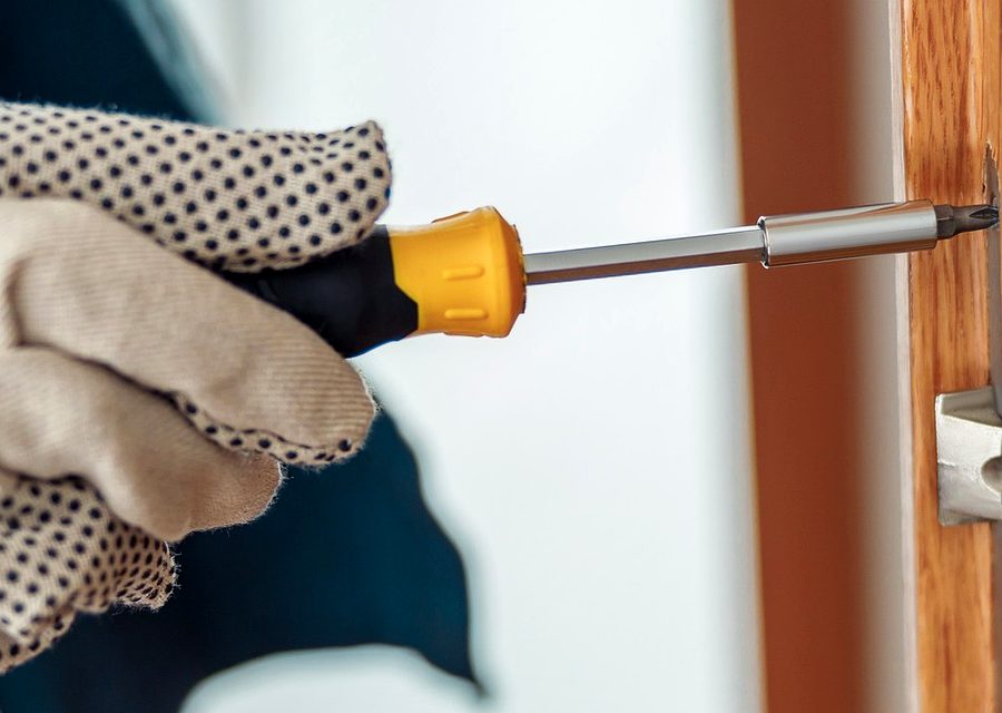 Lock installation and repair in Falls