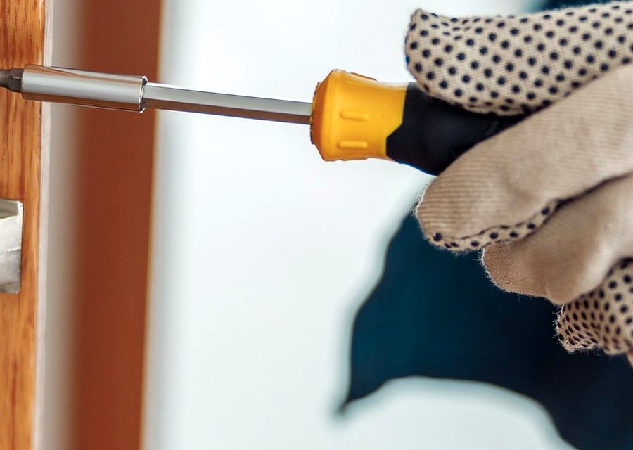 Lock installation and repair in Edina