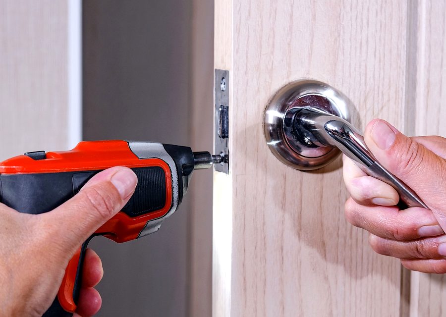 Lock installation and repair in Center