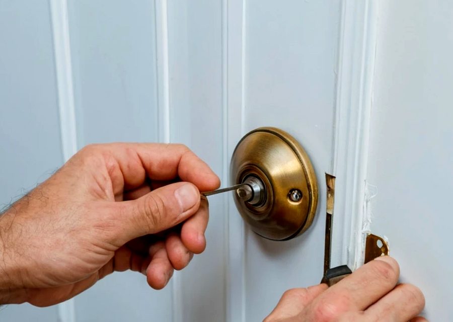 Lock installation and repair in Kirkwood