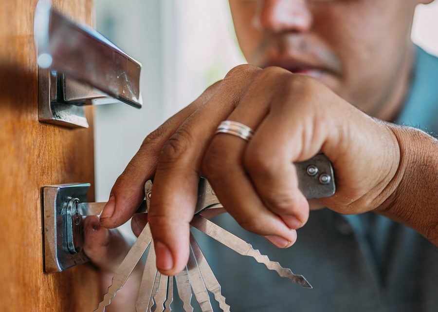 Lock installation and repair in Apple Valley