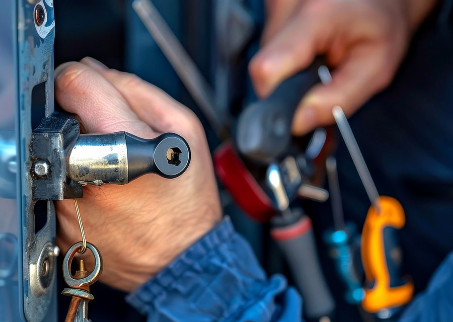 Lock installation and repair in Redwood City