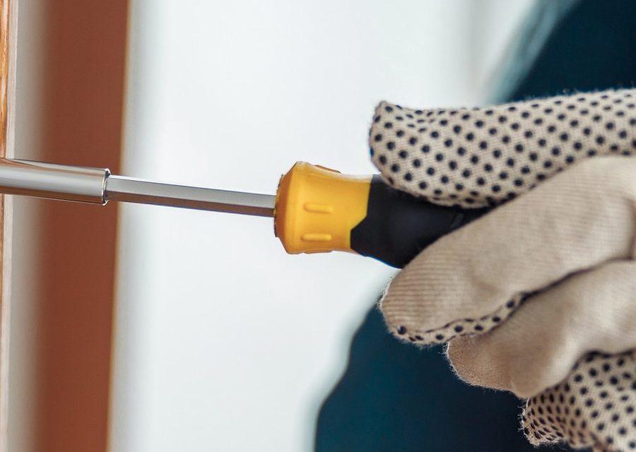 Lock installation and repair in Pine Lawn