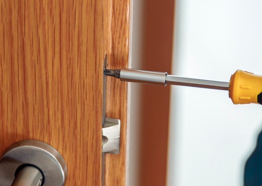 Emergency locksmith service near East Hills