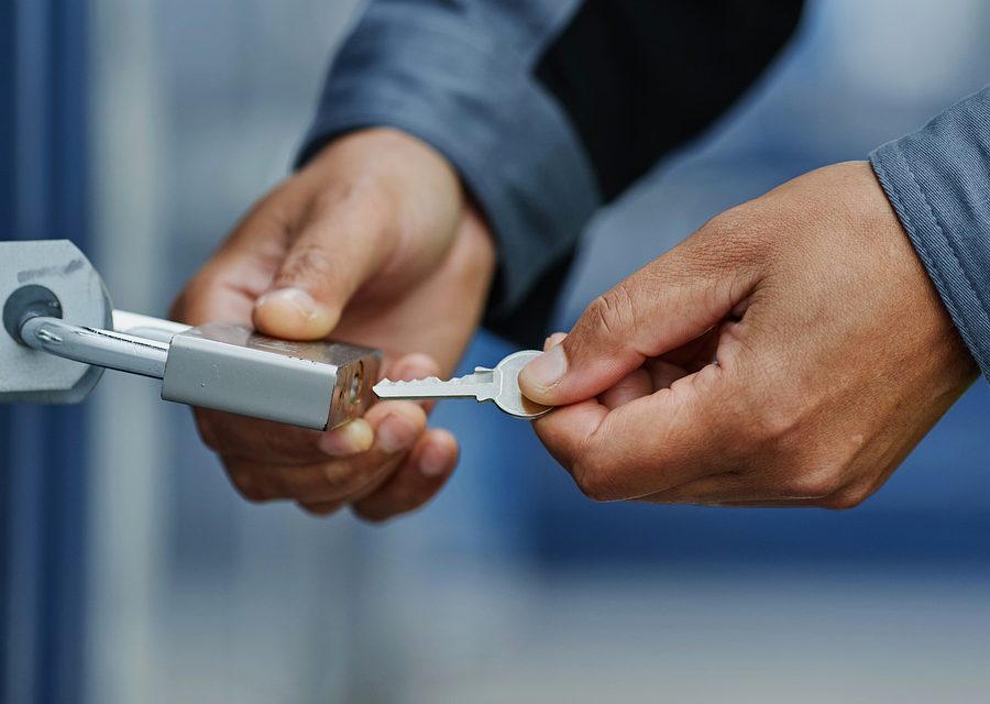 Emergency locksmith service near Miami