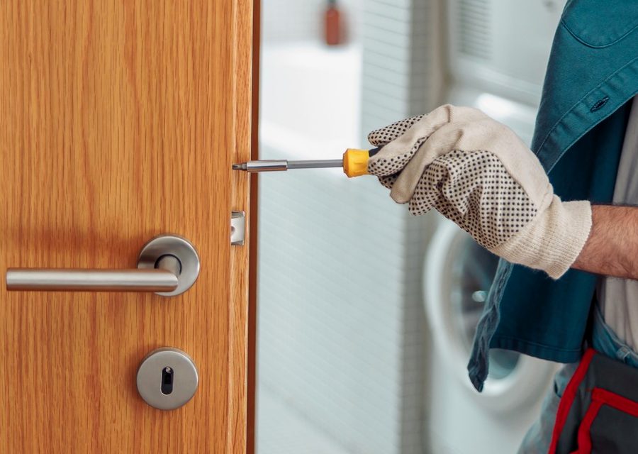 Emergency locksmith service near Lebanon