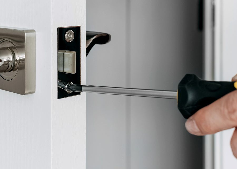 Emergency locksmith service near Malibu