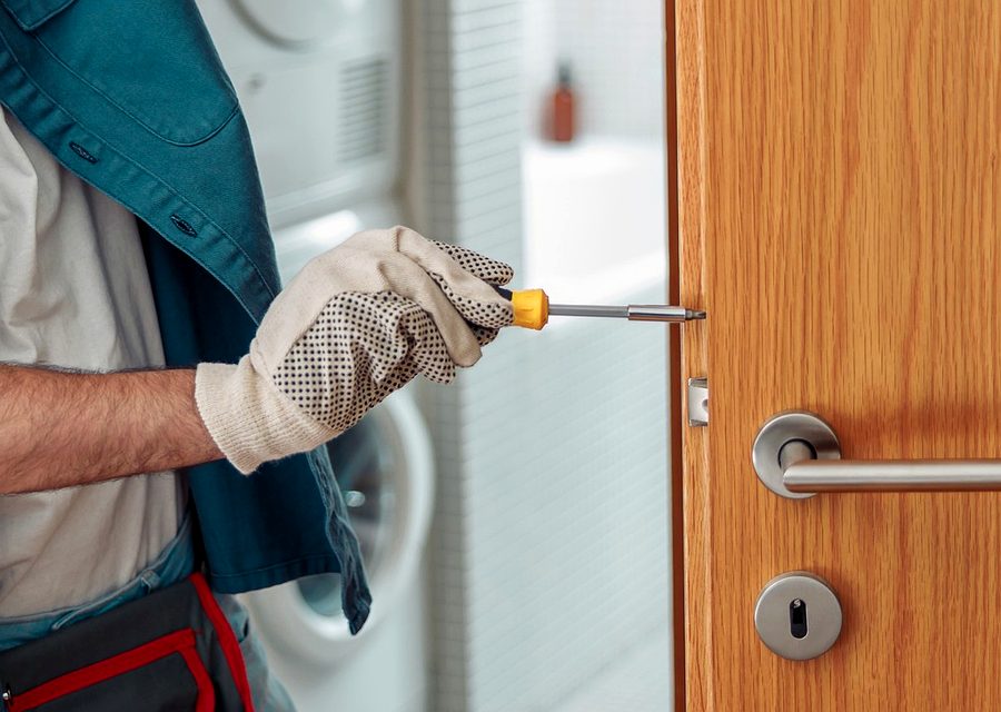Emergency locksmith service near Whittier
