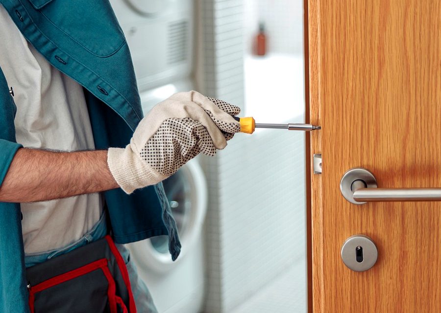 Emergency locksmith service near Pensacola