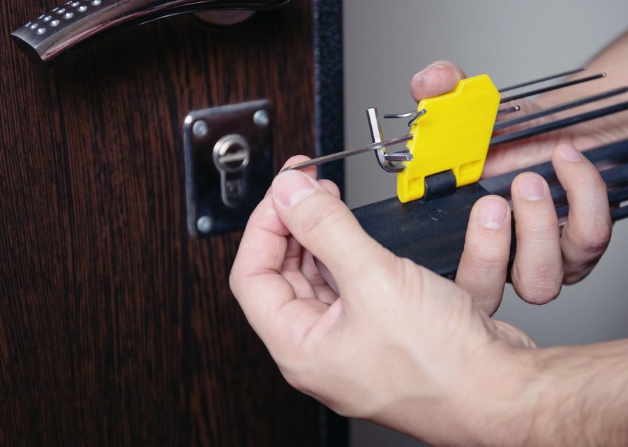 Emergency locksmith service near Coronado