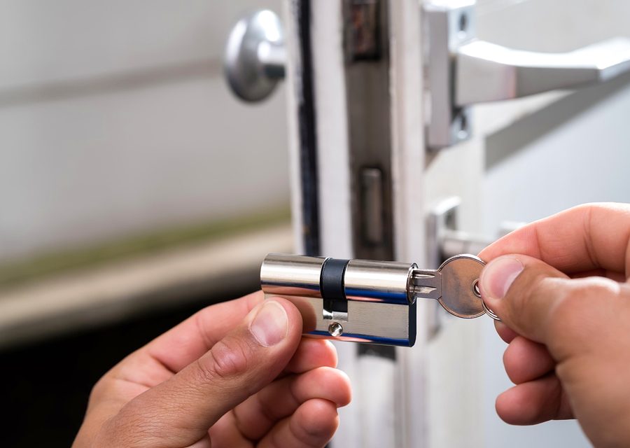 Emergency locksmith service near Thousand Oaks