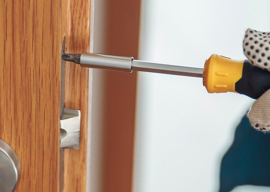 Emergency locksmith service near Schertz