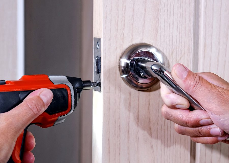 Emergency locksmith service near Kirkland