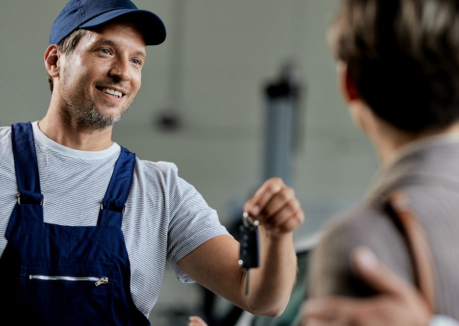 Emergency locksmith service near Willoughby