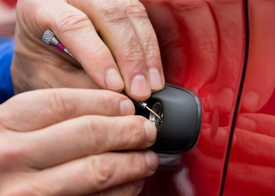 Emergency locksmith service near Tampa