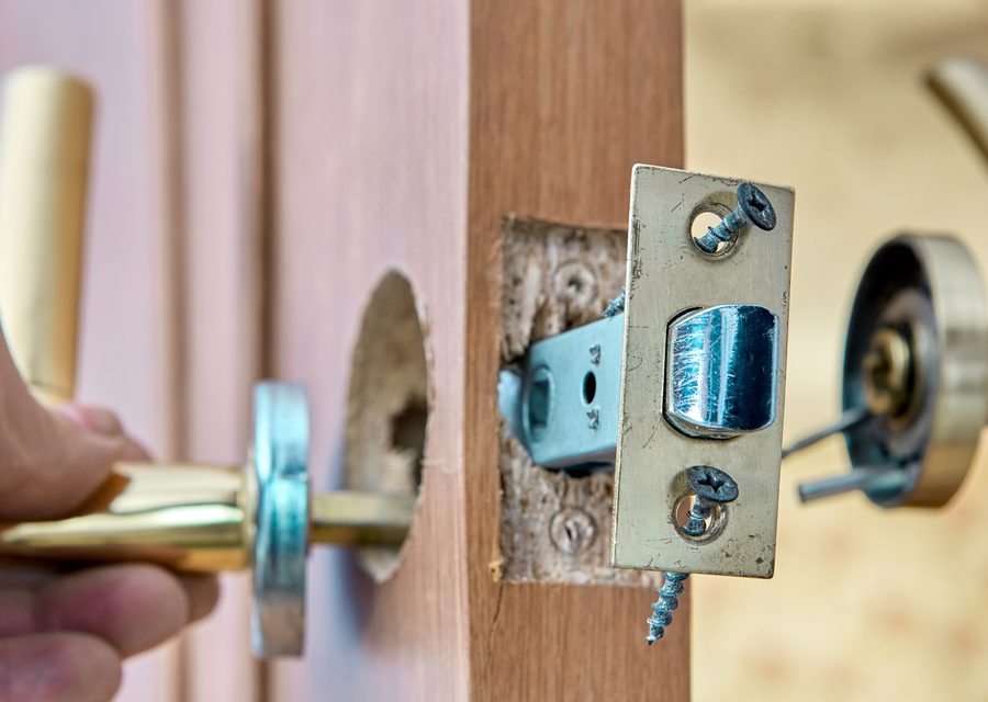Emergency locksmith service near Edison