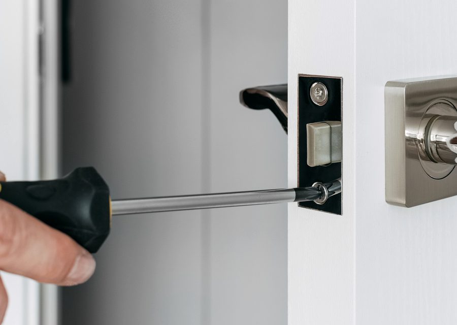 Emergency locksmith service near Miami Springs