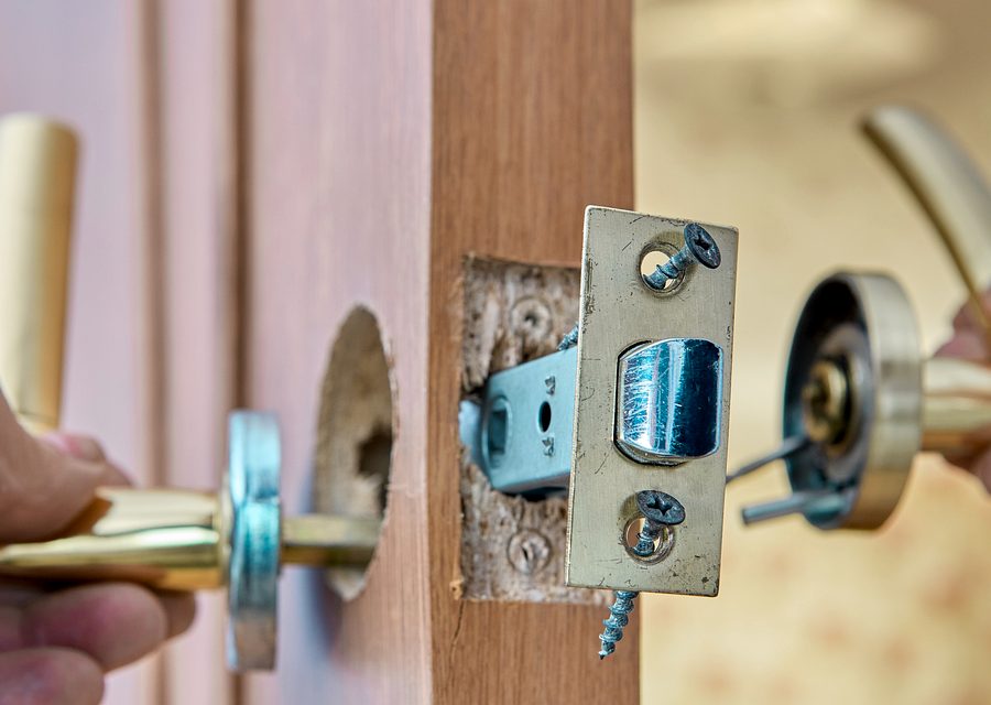 Emergency locksmith service near Miami