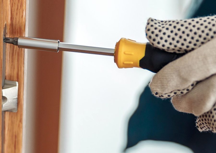 Emergency locksmith service near Concord