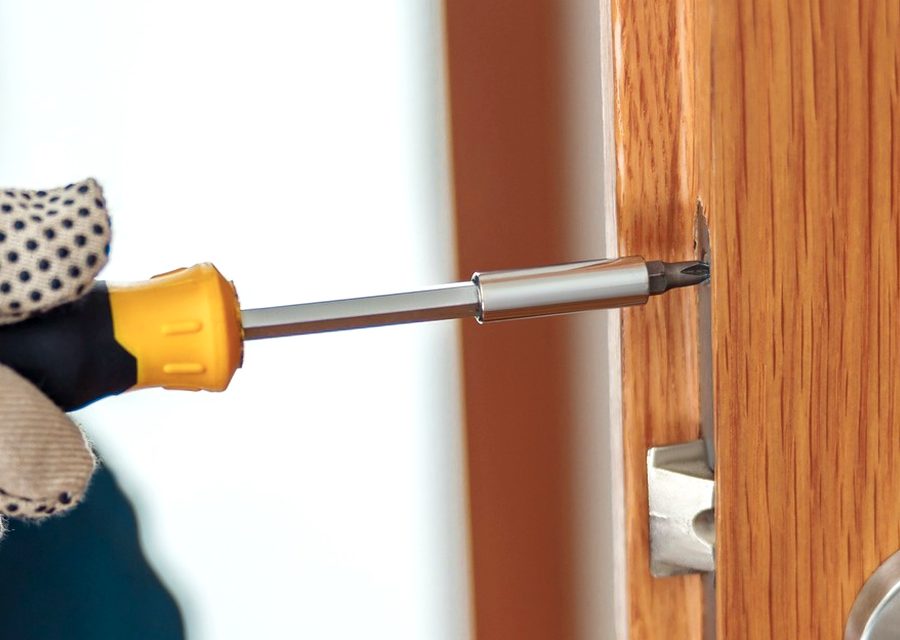 Emergency locksmith service near Thornton