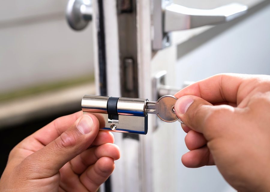 Emergency locksmith service near Hampton