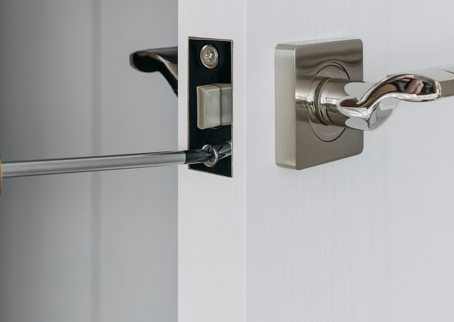 Emergency locksmith service near Los Angeles