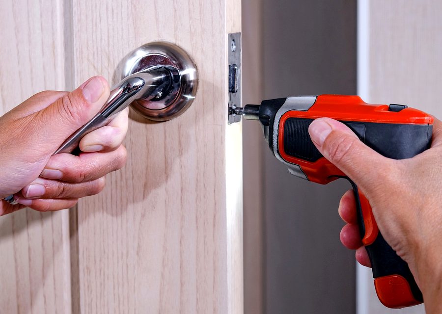 Emergency locksmith service near Evergreen
