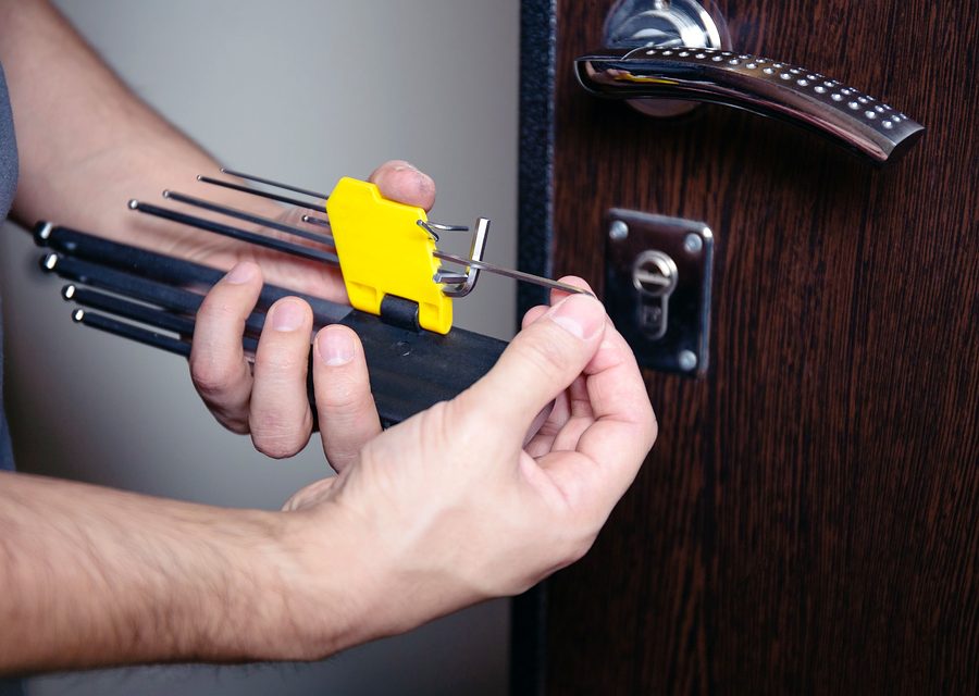 Emergency locksmith service near Glendale