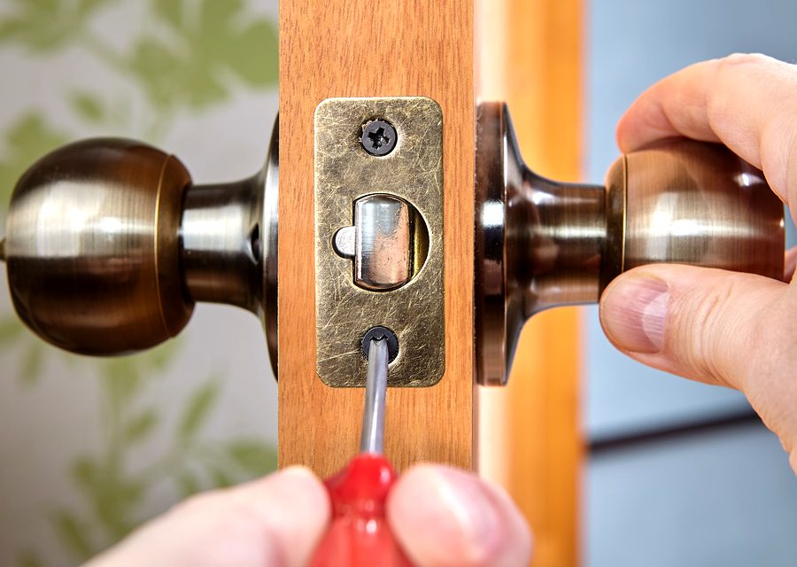 Emergency locksmith service near Crestwood