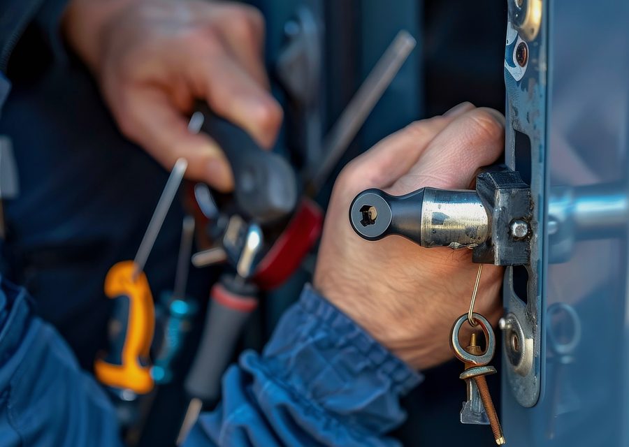 Emergency locksmith service near Humble