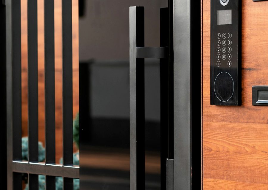 Emergency locksmith service near Clifton