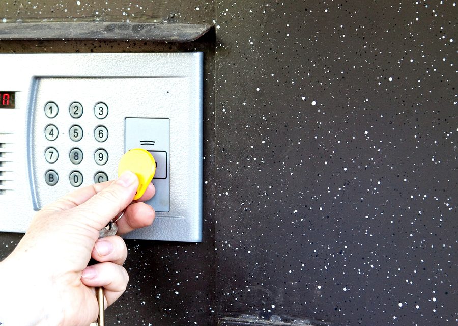 Emergency locksmith service near Riverside