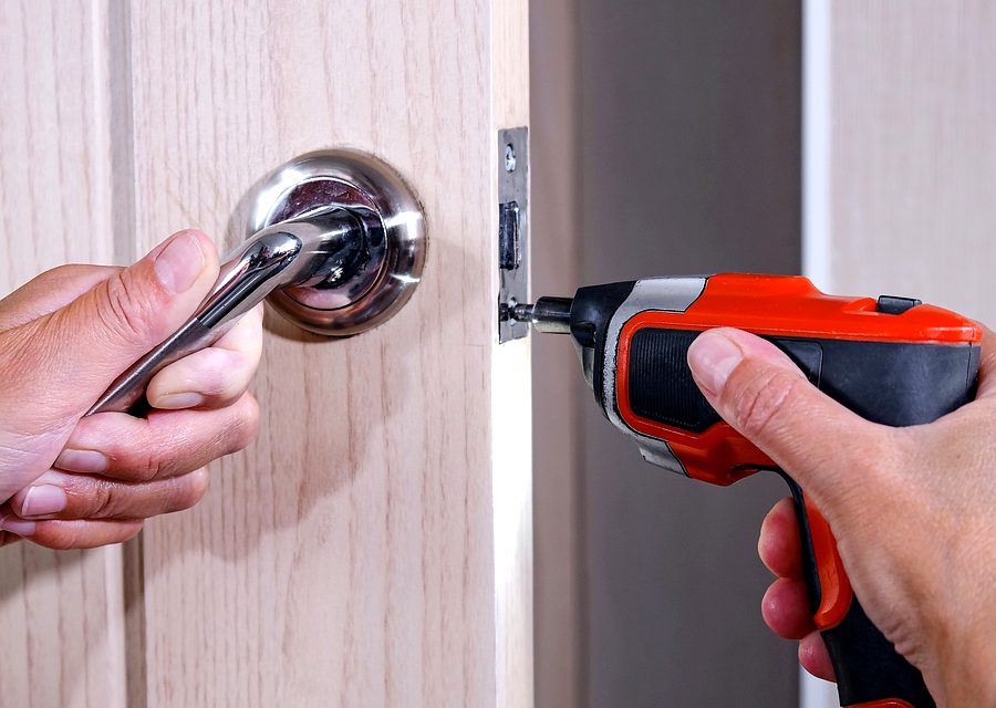 Emergency locksmith service near Lyons