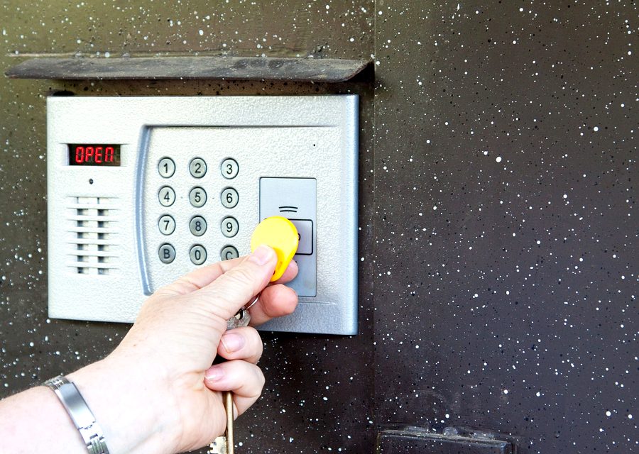 Emergency locksmith service near Davie