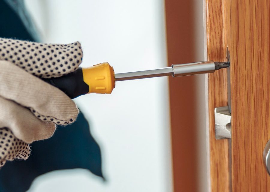 Emergency locksmith service near San Clemente