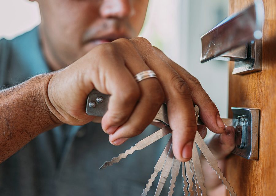Emergency locksmith service near Waldorf