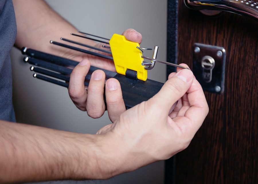 Emergency locksmith service near Seffner