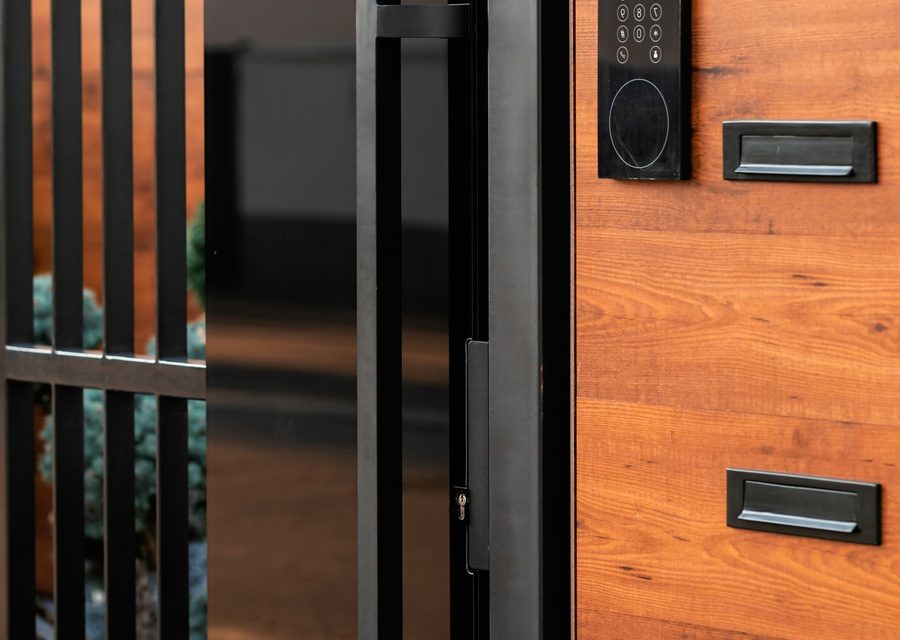 Emergency locksmith service near Pasadena