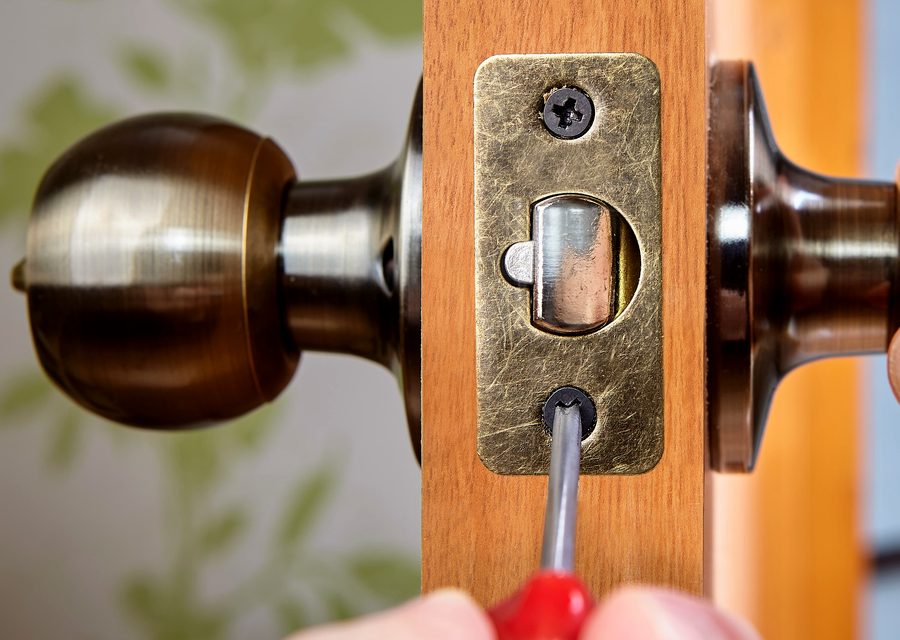 Emergency locksmith service near Louisville