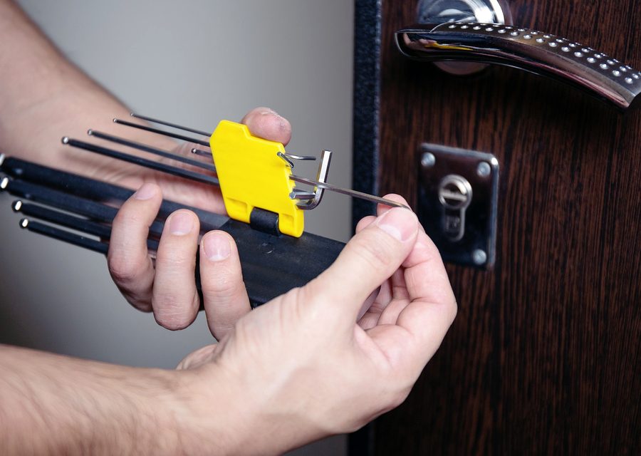 Emergency locksmith service near Los Angeles