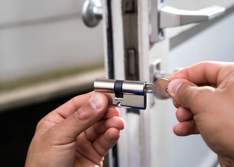 Emergency locksmith service near La Canada Flintridge