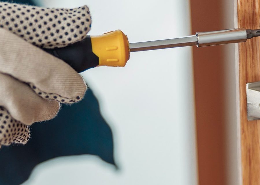Emergency locksmith service near Missouri City