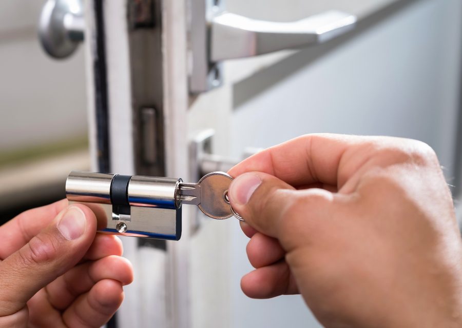 Emergency locksmith service near Edmond