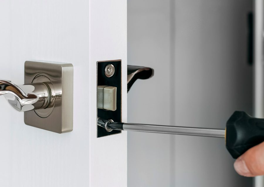 Emergency locksmith service near La Crescenta