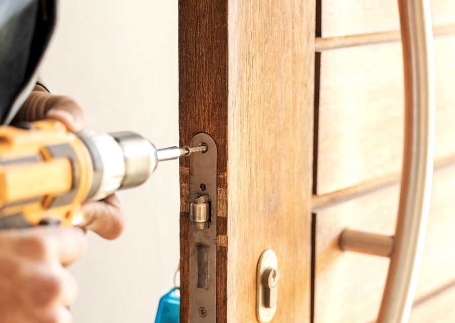 Emergency locksmith service near Orange