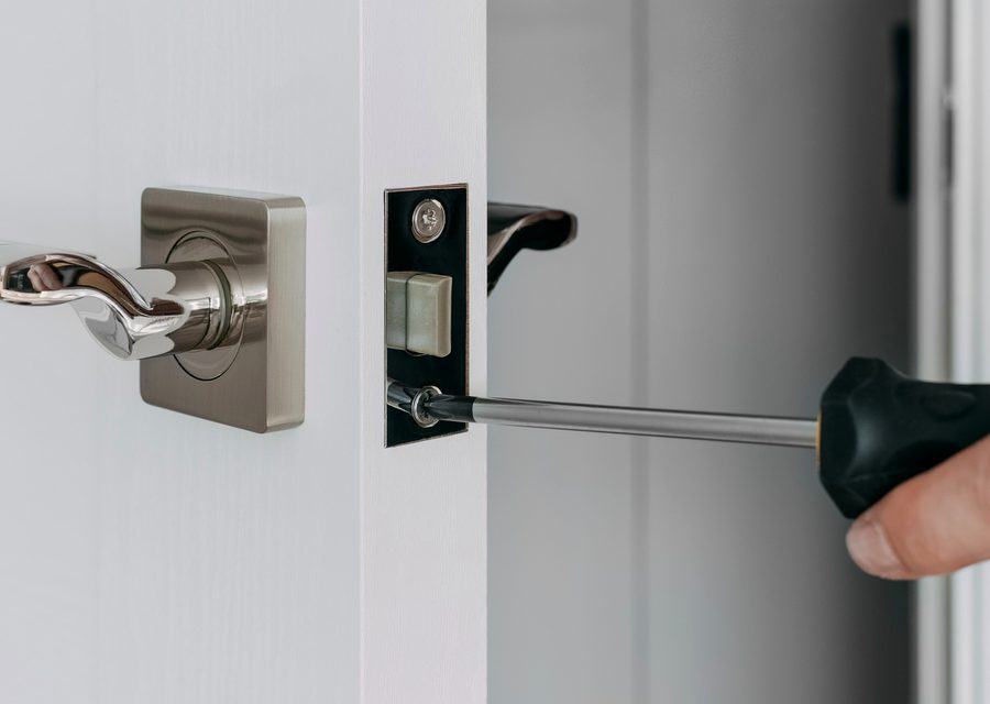 Emergency locksmith service near Pearland