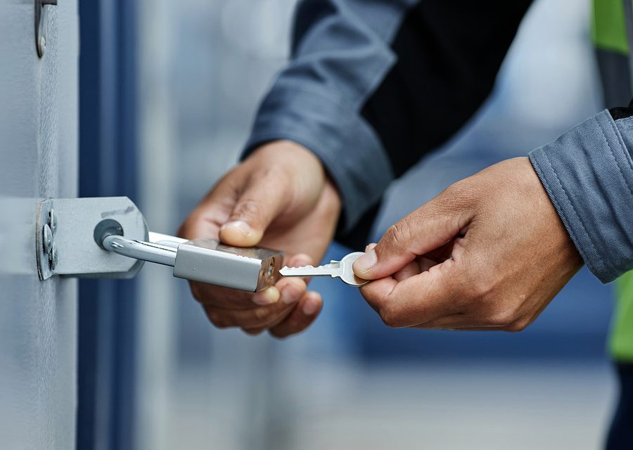 Emergency locksmith service near Clackamas